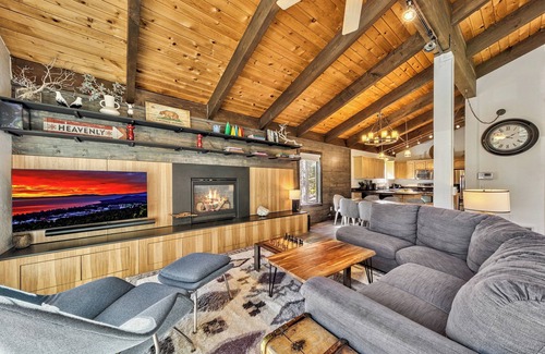 South Lake Tahoe Chalet De Esquí | Heavenly Horizon Chalet - hiking, biking, dining, dog friendly
