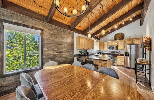 South Lake Tahoe Chalet De Esquí | Heavenly Horizon Chalet - hiking, biking, dining, dog friendly