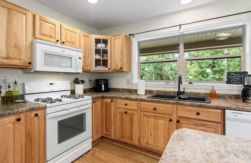 Brasstown Casa | Heavenly Hut - Bring the family!