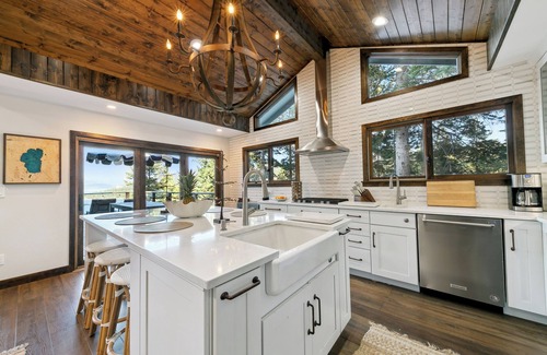 Zephyr Cove Casa | Heavenly lakeview home with hot tub and large kitchen Luxe42