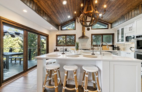 Zephyr Cove Casa | Heavenly lakeview home with hot tub and large kitchen Luxe42
