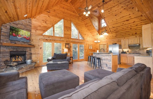 Spruce Pine Casa | Puerta de los cielos cerca de Little Switzerland y Blue Ridge Parkway
