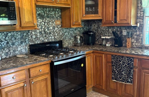 Ciales Casa | This house is a 12 bedroom(s), 4.5 bathrooms, located in Ciales, PR.