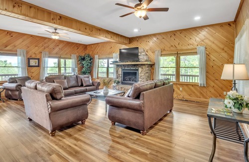 Pittman Center Apartamento | Heavenly Views Lodge 4 Bedroom Apts by RedAwning