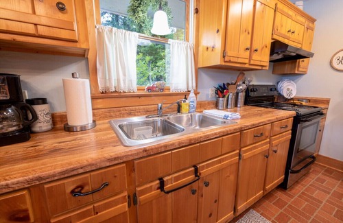 Mountain Rest Cabaña | "Heaven’s Hideaway" Lake Front Cottage