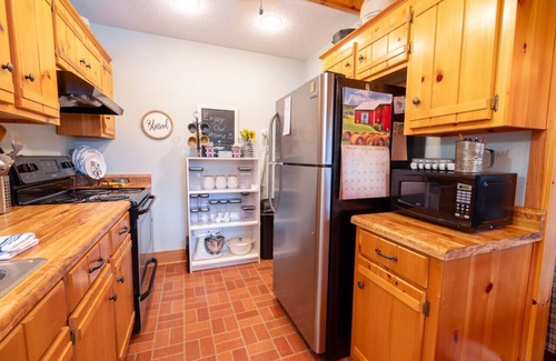 Mountain Rest Cabaña | "Heaven’s Hideaway" Lake Front Cottage