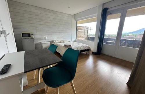 Gex Apartamento | HeberGeneve : Balcon sur le Jura