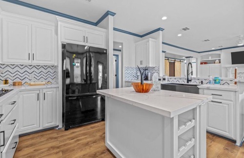 Creole Casa | Hebert's Landing Oasis-BBQ, HOT TUB, fishing & sunsets