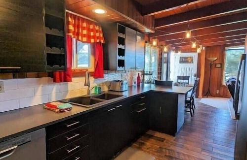 Florence Casa | Heceta Beach Bungalow across from Heceta Beach