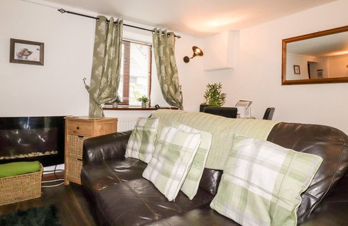 Kilkhampton Casa | HEDGEHOG COTTAGE, pet friendly, with a garden in Kilkhampton