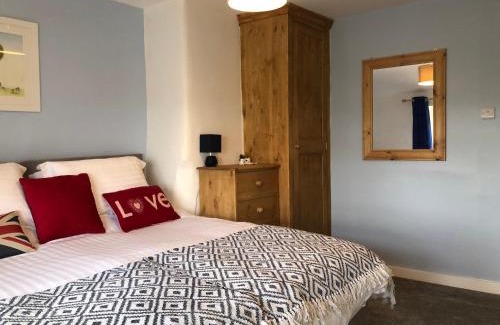 Haworth Casa | Hedgehog Cottage with garden in Bronte village!