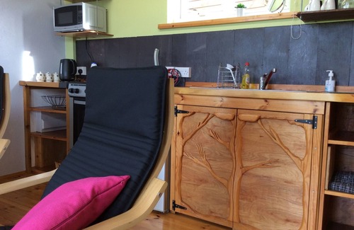 Maenclochog Cabina | Hedgerow Hut - el escondite perfecto