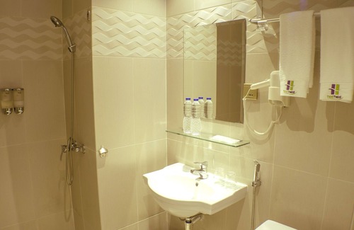 Gambir Hotel | Heef Hotel Pasar Baru Powered by Archipelago
