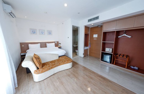 Gambir Hotel | Heef Hotel Pasar Baru Powered by Archipelago