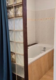 Papeto'ai Casa | Hei Hei