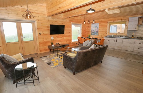 Bacup Cabaña | HEIGHT END FARM LOG CABIN, luxury holiday cottage in Bacup