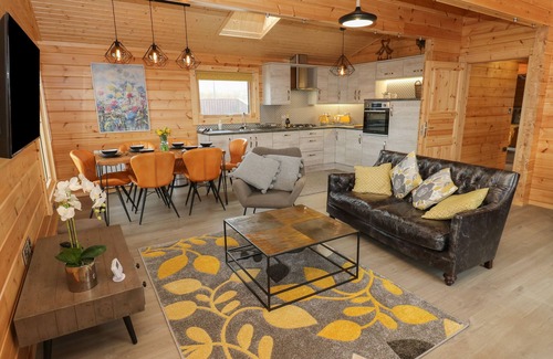 Bacup Cabaña | HEIGHT END FARM LOG CABIN, luxury holiday cottage in Bacup