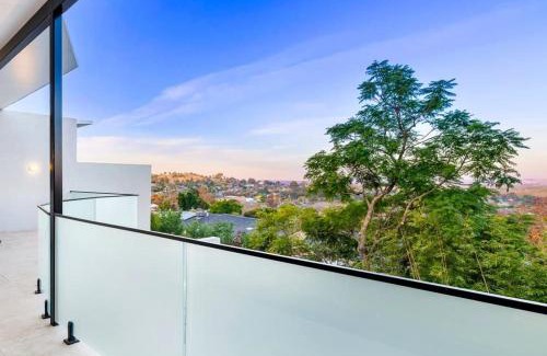 Kooringal Casa | Heights of Luxury - Elite Contemporary Entertainer