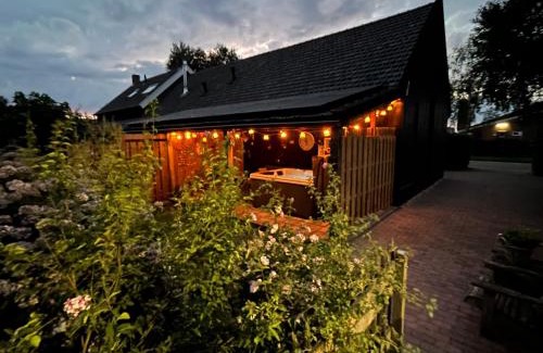 Baarle-Nassau Apartamento | Heikant Hoeve met Jacuzzi