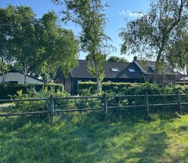 Baarle-Nassau Apartamento | Heikant Hoeve met Jacuzzi