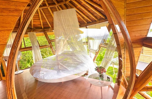 Canelos Villa | Heimatlos Bamboo Suites: Eco-Lujo en la selva amazónica con piscina infinita