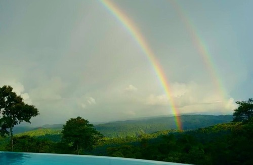 Canelos Villa | Heimatlos Bamboo Suites: Eco-Lujo en la selva amazónica con piscina infinita