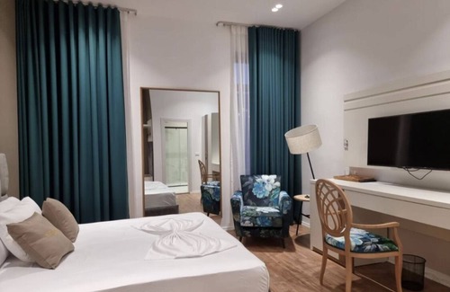Qender Hotel | HEIRESS Hotel