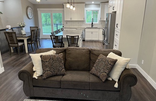 Rigby Casa | Heise Hot Springs Gathering Place sleeps 30+ w/Hot tub