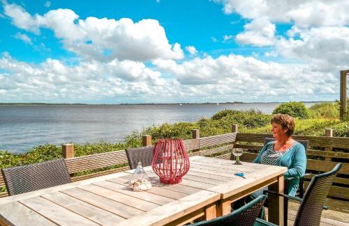 Anjum Casa | "Heleen" 6 pers, Lauwersmeer waterfront, full equipped and modern