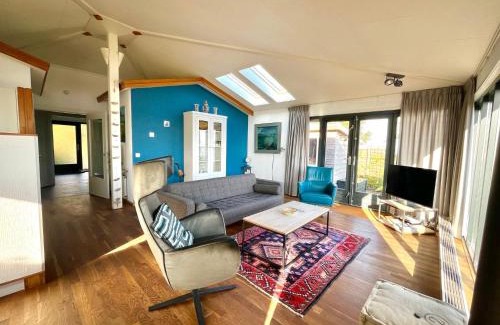 Anjum Casa | "Heleen" 6 pers, Lauwersmeer waterfront, full equipped and modern