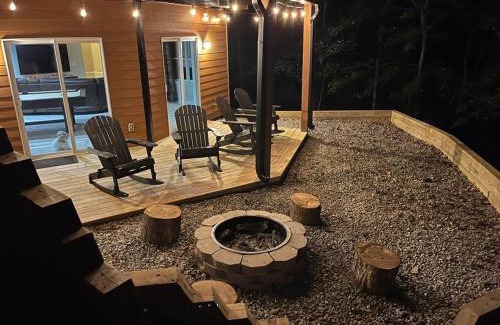 Helen Casa | Helen, GA Bear Paw Haus 4 bdrm, sleeps 10, fire pit, pool table, on Golf course