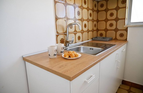 Paradisi Apartamento | Helena Apartment with Sea View near Airport