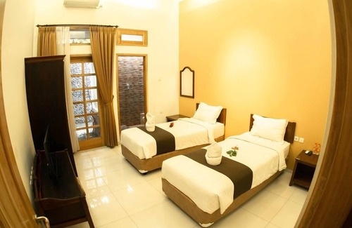 Klojen Casa | Helena Guest House