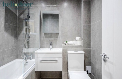 Milton Keynes Apartamento | Classic 2 Bed Apartment with Ensuite in Wolverton Free WiFi, Movies & Parking
