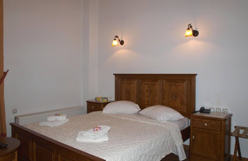 Kissos Hotel | Heliodora Comfort Triple Room 2