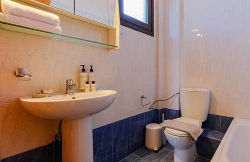 Nea Fokaia Casa | Heliophilia 3-bdrm Maisonette in Nea Fokea