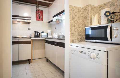 Acireale Apartamento | Helios House, holidays between Etna and Taormina Mare.