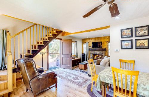 Cedar Glen Casa | Heliotrope Hideaway