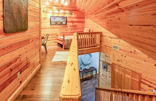 Mountain View Casa | Hell Creek Lodge and Event Barn ~ Capacidad 26