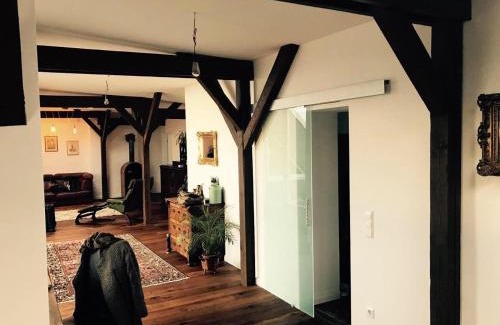 Lichtenberg Apartamento | Helle Dachgeschosswohnung für 8 Personen in zentraler Lage