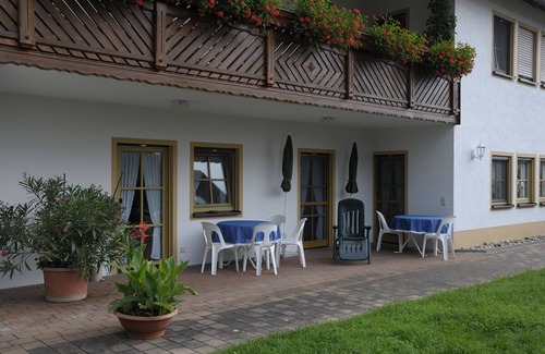 Mitteleschenbach Apartamento | Luminoso apartamento con jardín ideal para familias y dueños de perros.