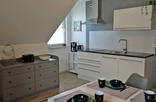Bromskirchen Apartamento | Helle Ferienwohnung mit Überdachtem Balkon und Schöner Aussicht