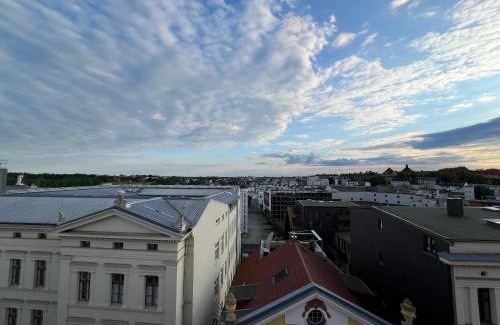 Schwerin Apartamento | Helle großzügige Dachgeschoss Wohnung I Parkplatz I Schloss Blick #Cosiness Company