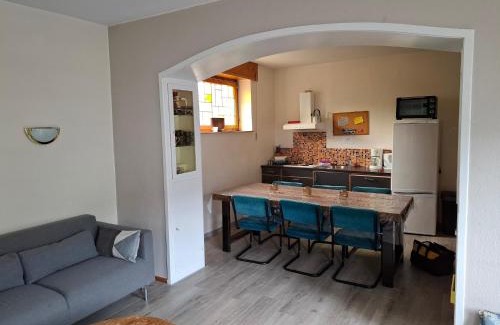 Schwalefeld Apartamento | Helle Wohnung bei Willingen mit Terrasse