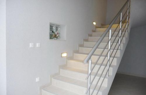 Stikovica Apartamento | Helle Wohnung mit moderner Einrichtung in angenehmen Farben mit Balkon und Meerblick
