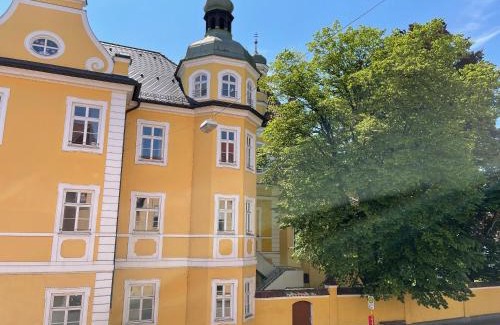 Landshut Apartamento | Helle Zwei-Zimmer-Stadt-Wohnung am Bismarkplatz mit Tiefgarage