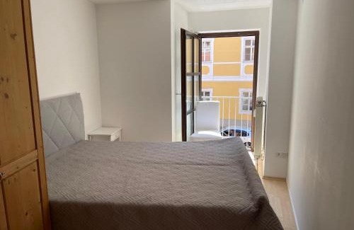 Landshut Apartamento | Helle Zwei-Zimmer-Stadt-Wohnung am Bismarkplatz mit Tiefgarage