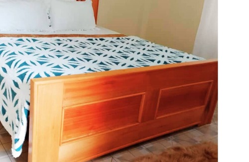 Moshi Cama Y Desayuno | Hellen's Riverside Villas