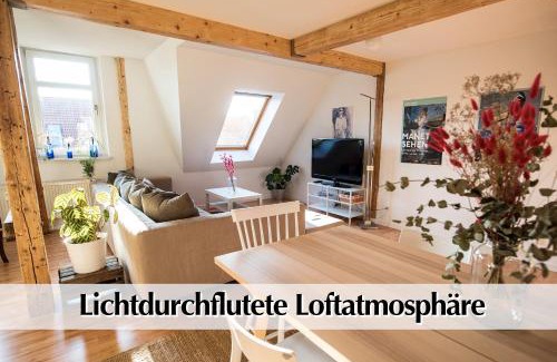 Andreasvorstadt Apartamento | Helles 80m2 Maisonette-Loft mit Balkon, Kingsize Bett, Smart-TV, etc