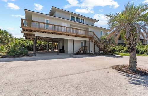 South Ponte Vedra Beach Casa | Hello Beach! 4 Bedroom + Loft Oceanfront with Large Deck - Stā Vacation Rentals